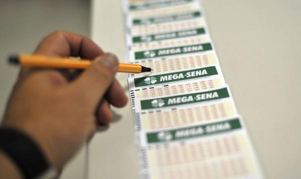 Mega-Sena pode pagar R$ 32 milhões nesta quinta-feira (17)