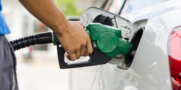 Petrobras anuncia aumento de 5% no litro da gasolina e 3% no diesel