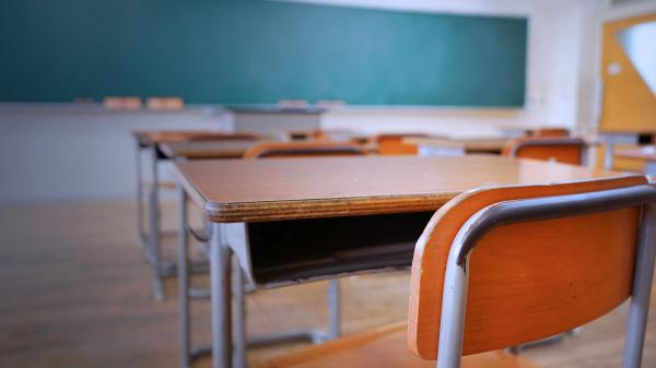Escolas públicas e particulares reabrem para aulas de reforço no estado de SP