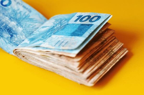 Governo propõe salário mínimo de R$ 1.088 em 2021