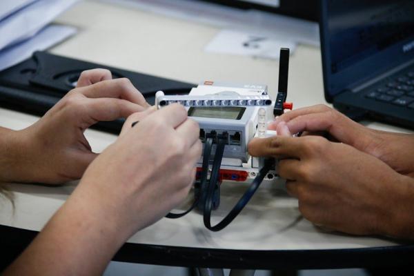 Aulas de robótica em Santana de Parnaíba são ampliadas para mais 13 colégios