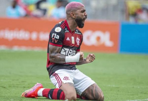 Flamengo bate Inter e leva decisão do Brasileiro para última rodada