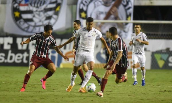 Santos empata com Fluminense e Grêmio se garante na pré-Libertadores