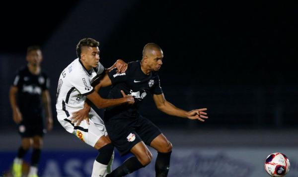 Em jogo com gol anulado, Bragantino e Corinthians não saem do 0 a 0