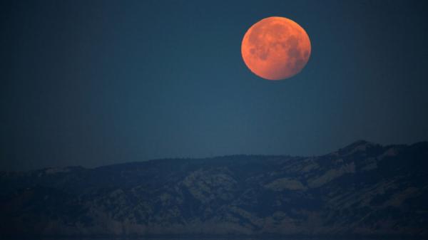 Superlua rosa e eclipse total acontecerão na noite de hoje