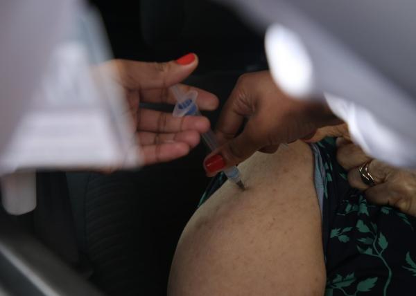 Saúde divulga orientação sobre intervalo entre vacinas contra Covid e Gripe em Cajamar