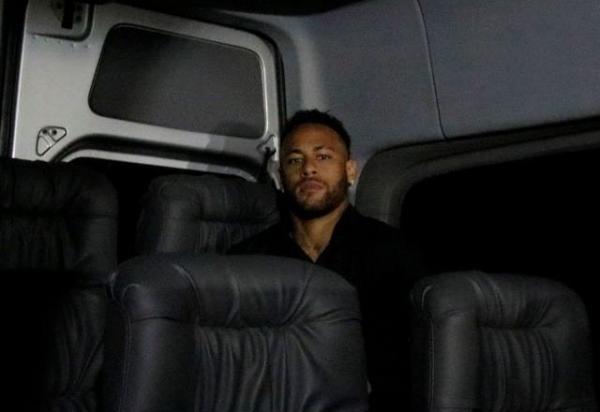 Neymar é acusado de assédio por funcionária da Nike, diz jornal dos EUA