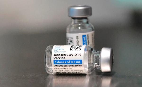Vacina da Janssen atrasa e não chegará nesta terça-feira ao Brasil