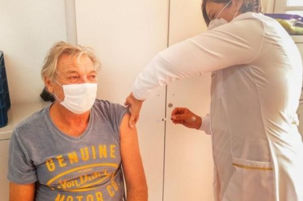 Prefeitura de Cabreúva contrata profissionais e reforça vacinação contra Covid