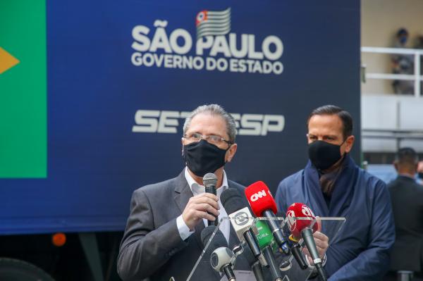 Secretário da Saúde de SP diz que vacinação contra Covid-19 deverá ser anual 