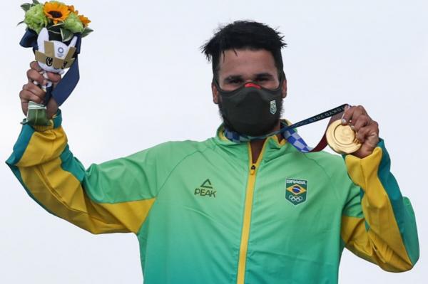 Surfista Ítalo Ferreira conquista primeiro ouro do Brasil nos Jogos de Tóquio