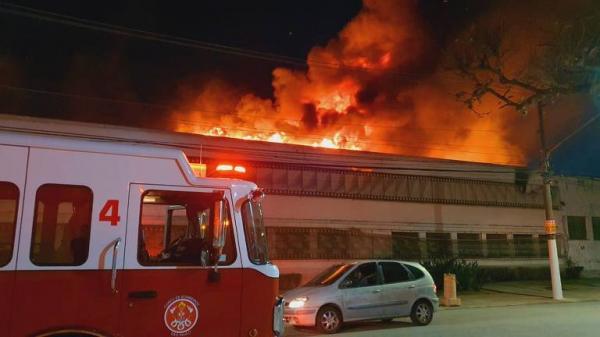 Incêndio atinge um dos galpões da Cinemateca Brasileira, em São Paulo