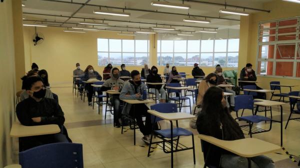 Etecs e Fatecs retomam aulas presenciais a partir desta semana