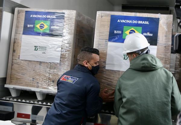 Butantan entrega 2 milhões de doses de CoronaVac a Ministério da Saúde