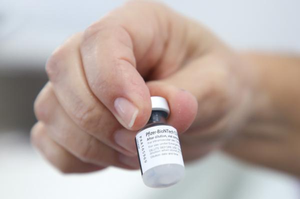Governo de SP irá vacinar com Pfizer quem tem 2ª dose da AstraZeneca atrasada