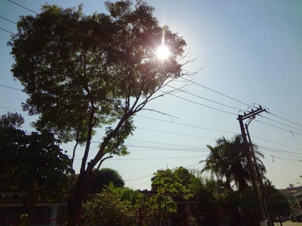 Sol e calor voltam a predominar na região; final de semana terá máxima de 27ºC e chuvas isoladas