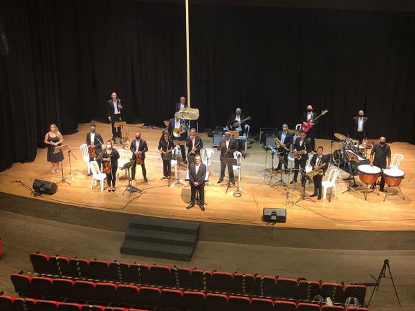 Orquestra Filarmônica de Caieiras realiza concerto gratuito no Teatro Municipal