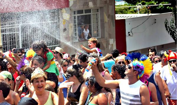 Mais de 40 cidades de SP cancelam carnaval em 2022 