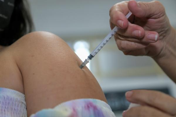 Cajamar libera dose de reforço da vacina contra a Covid para maiores de 18 anos