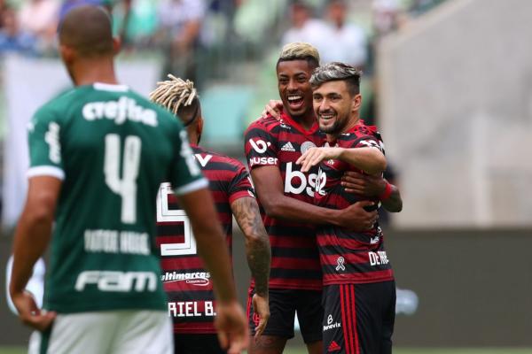 Campeão brasileiro antecipado, Flamengo vence o Palmeiras e reafirma superioridade