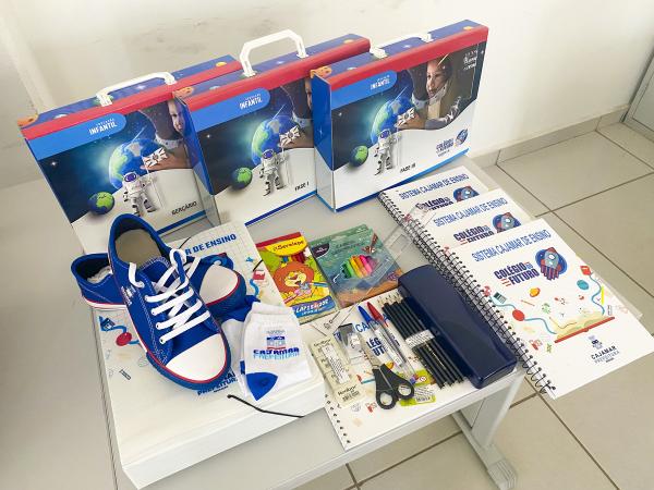 Educação inicia a entrega de kit de materiais para os alunos