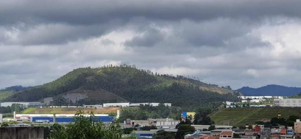 Quarta-feira será de tempo nublado e chuvoso em Cajamar