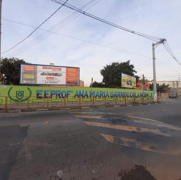 VIOLÊNCIA: alunos brigam com socos em frente à escola estadual de Cajamar