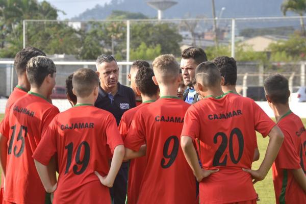 Parceria com a empresa SKF levará jovens de Cajamar para campeonato de futebol na Suécia