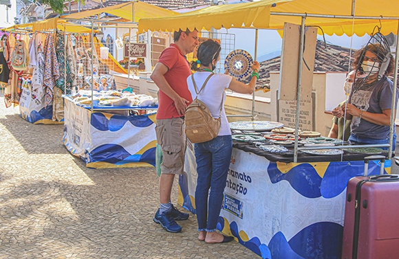 Feira de Artes e Música na Praça agitam o domingo em Santana de Parnaíba