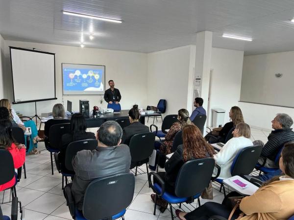 Médicos recebem capacitação para aprimorar os fluxos de consultas para Médicos Especialistas