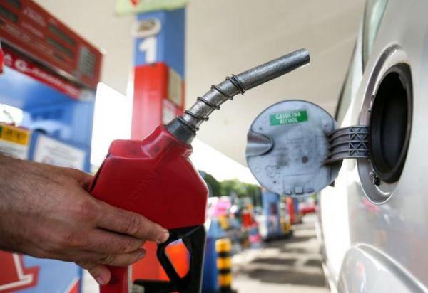 Petrobras reduz R$ 0,18 do preço da gasolina vendido às distribuidoras
