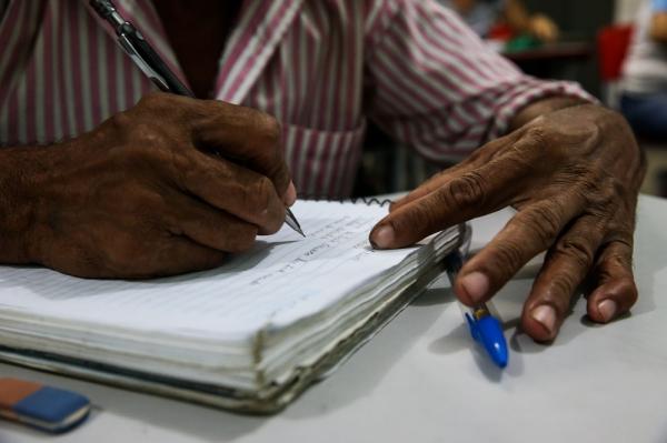 Matrículas do ensino médio nas escolas públicas registra queda de 4% no Brasil