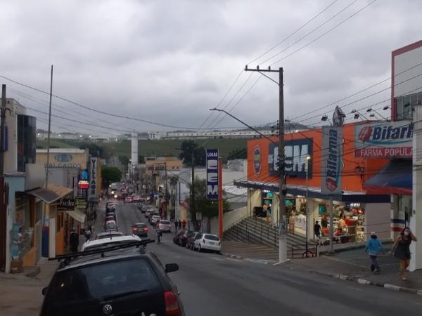 Semana começa com tempo frio e nublado em Cajamar