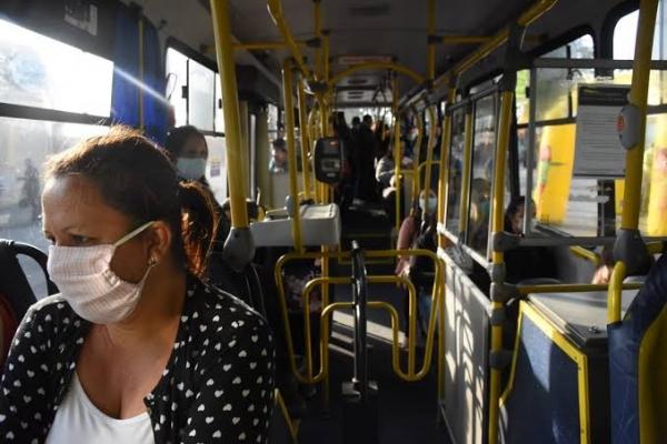 SP libera uso de máscara em ônibus, metrô e trem