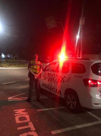 Polícia Militar impede suicídio em viaduto na Edgar Máximo Zambotto