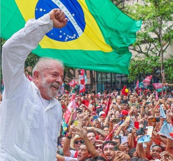 Lula é eleito o novo presidente da república