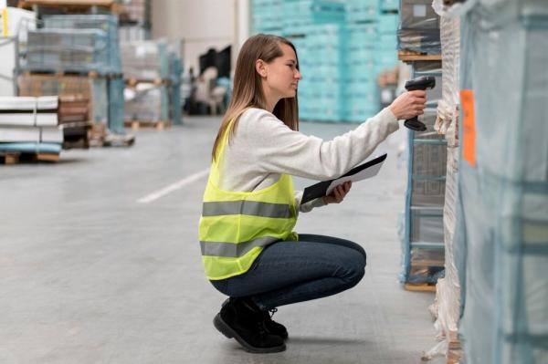 Empresa anuncia 100 oportunidades de emprego para atuar como operador logístico em Cajamar