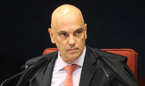 Moraes afasta Ibaneis do governo do DF e manda desmontar acampamento de QG