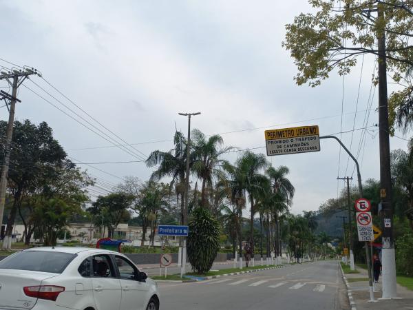 A sexta-feira (15) foi com sol entre nuvens e temperaturas amenas em Cajamar