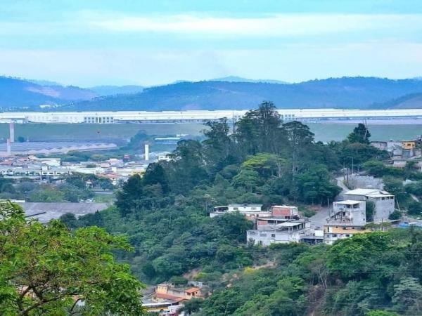 Semana começa com chuva e calor menos intenso em Cajamar