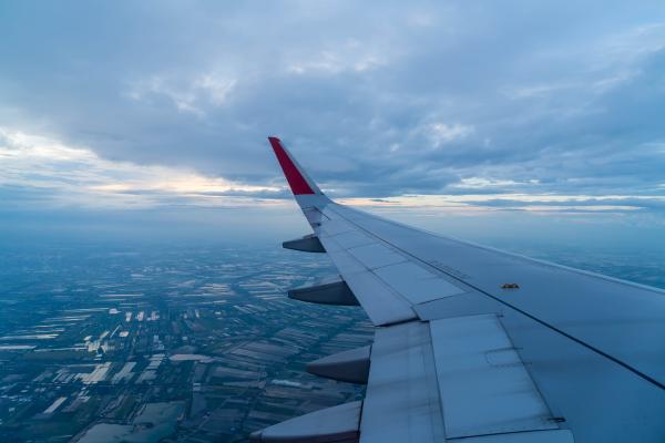 Avião decola com Brasileiros 