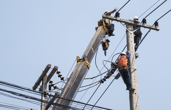 Situação gerou um debate sobre a dificuldade do enterramento de fios em uma cidade como a capital paulista.