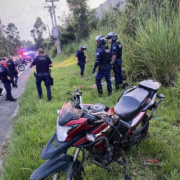 Guarda Municipal de Caieiras detém suspeitos e recupera motocicleta roubada