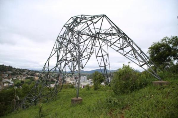 Enel restabelece energia em Jordanésia após queda de torre em Cajamar