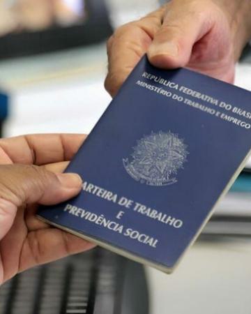 TAXA DE DESEMPREGO NO BRASIL RECUA A 5,6% EM JULHO, RECORDE HISTÓRICO 