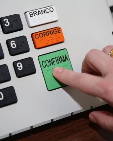 NOVA EMENDA DA PEC DO FIM DA REELEIÇÃO PODE ESTENDER MANDATO DE PREFEITOS PARA ATÉS 14 ANOS.