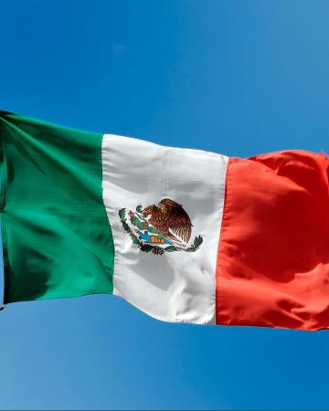 Aulas são suspensas no México após morte de chefe de cartel e onda de saques