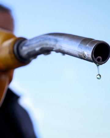 Petróleo caro pode atrasar 1º corte de juros no Brasil desde maio de 2024