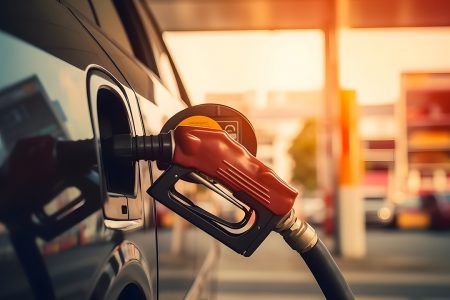 GUERRA NO IRÃ DISPARA LUCROS DE POSTOS E DIESEL FICA ATÉ 70% MAIS CARO AO CONSUMIDOR