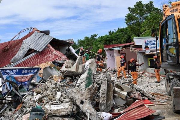 Forte terremoto na Indonésia deixa mortos, provoca danos e acende alerta de tsunami
